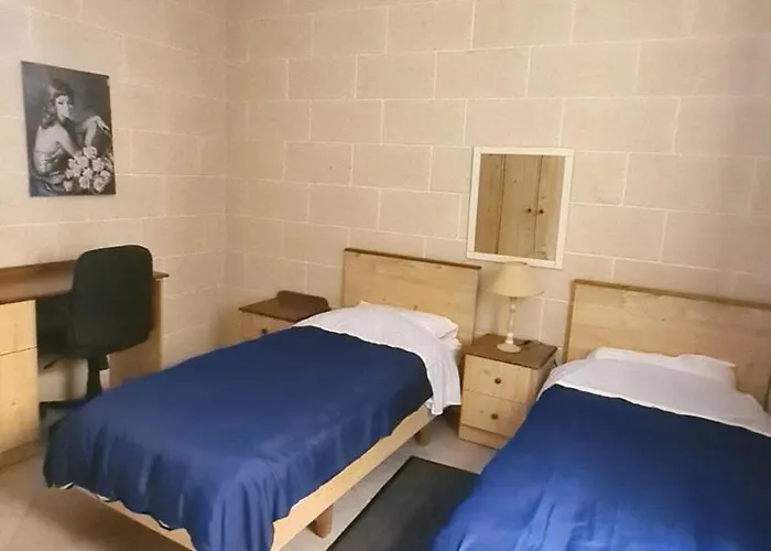 Spacious Quiet 3 Bedroom 3 Bathroom Għajnsielem