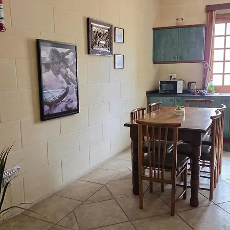 Διαμέρισμα Spacious Quiet 3 Bedroom 3 Bathroom Għajnsielem
