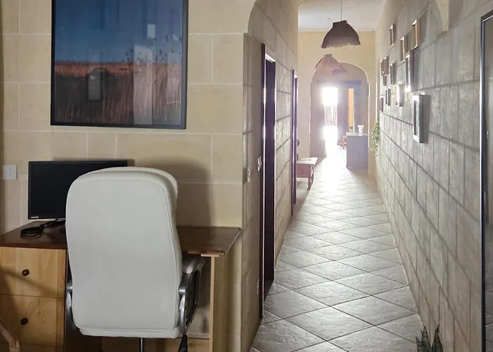 Spacious Quiet 3 Bedroom 3 Bathroom