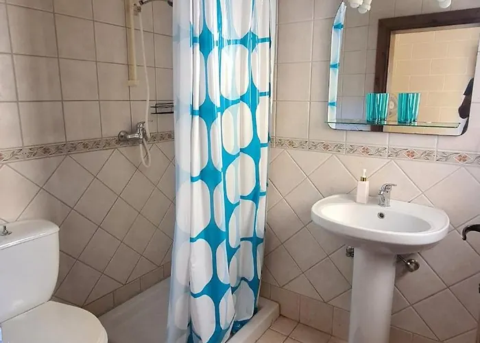 Spacious Quiet 3 Bedroom 3 Bathroom