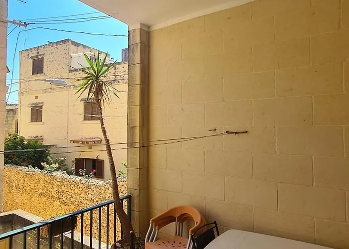 Spacious Quiet 3 Bedroom 3 Bathroom * Għajnsielem